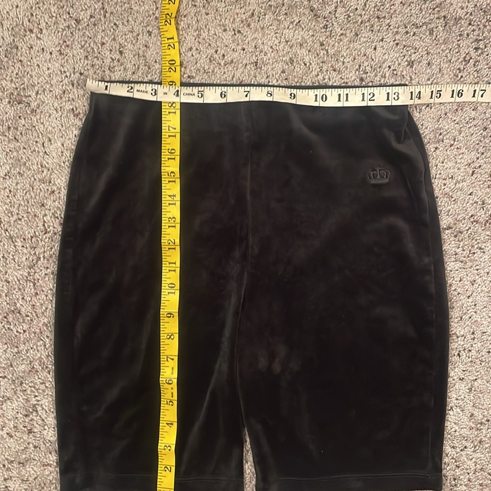 Juicy‎ Couture Black High Rise Velour Biker Shorts Size Medium - Picture 6 of 7